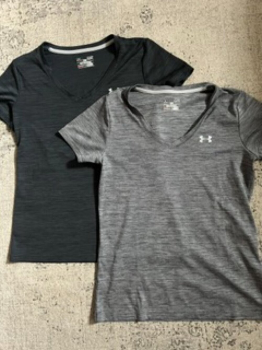 🧡3/$15 Under Armour Gray Athletic Heat Gear T-Shirt Women's SM/P/P Bundle x 2
